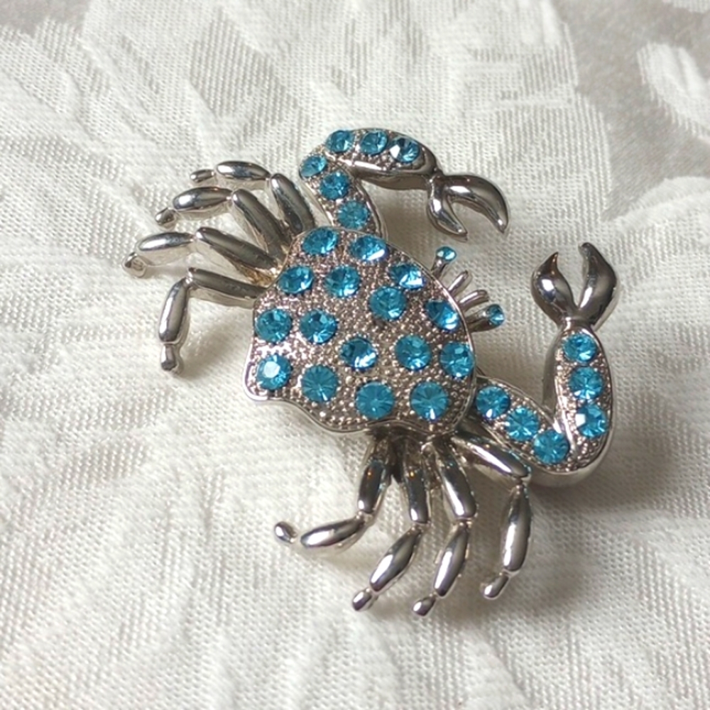 Fashion Jewelry Brooch Silver Tone Crab Blue Crystals